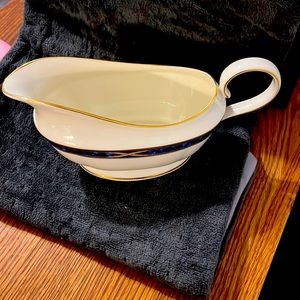 Lenox Mountain View Gravy boat
